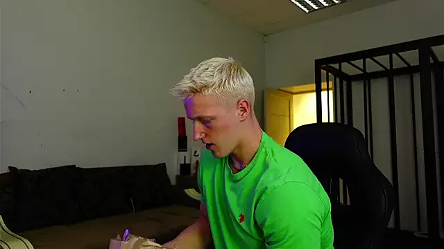 Jacob_Devon — See lush pop in close up