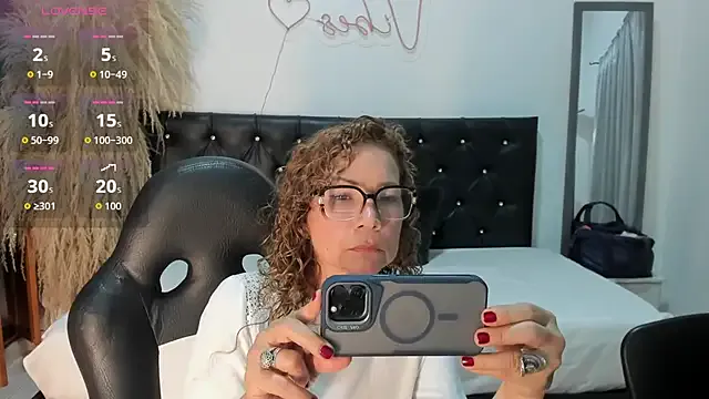 Jademommy_ — five sexy kisses