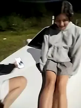 jarolnahomy — Teta out and fingers in pussy