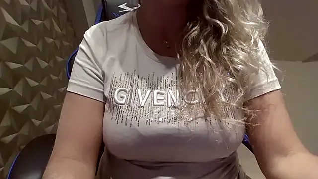 JenniLowen — Make me MORE HORNEY NOW!