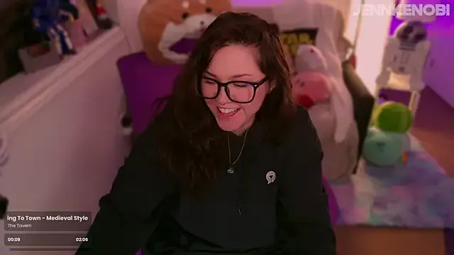 JennKenobi —  Cam-a-thon prep! Distract me!
