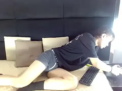 Jerom_xx — Spit my cock