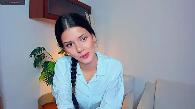 JoCauterucci — My hands love my legs