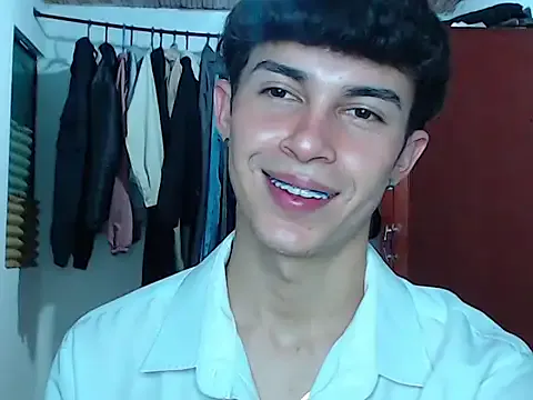 john_vichenso — Freechat on StripChat