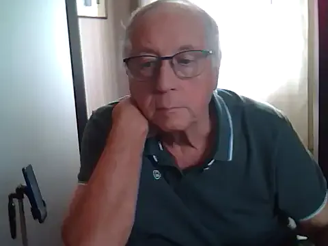johnjohn622662 — Freechat on StripChat
