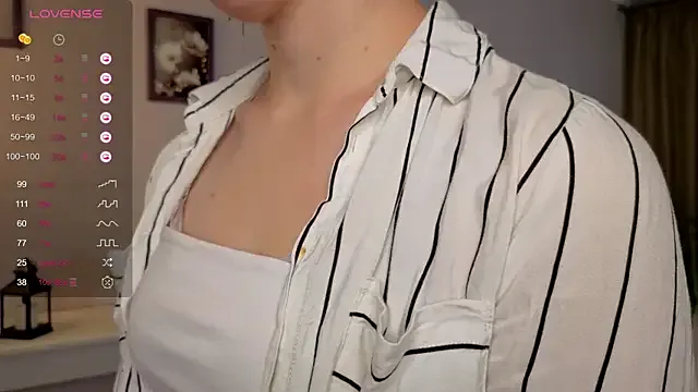 JuliannaWenger — Show my bare shoulders