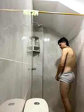 Julien_90 — Kiss