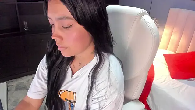 Juliieta_Evans — Show my boobs 