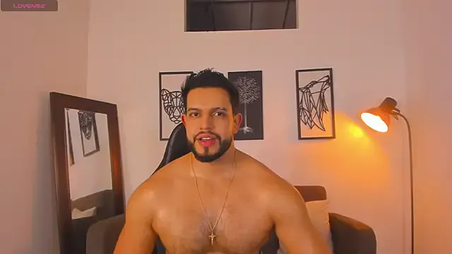 Justin_kingX7 — cum show!!. my lovense on.
