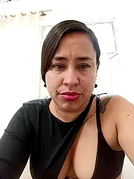 kamila_lovee — Undress me 