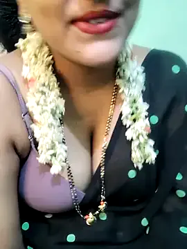 KannadaTamilSexyCouples — Boobs show