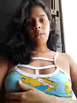 Karlasubfetiish25 —  masturbacin con pepino  