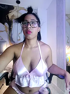 KarlieMoore — rub dildo in my pussy + control toy