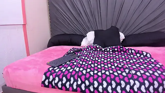 Karol-Horny — Whips my ass and put two fingers in the