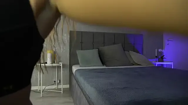 KatelynSparks — Shake ass