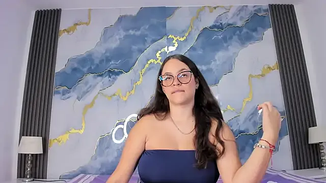 KateMoorex — Flash tits + Oil tease