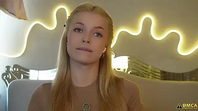 kellypeachcake — hand bra