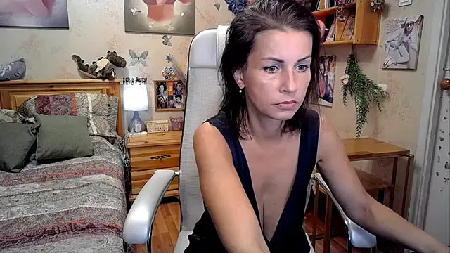 Kendra_Mom — squirt#milf#lovense#naked