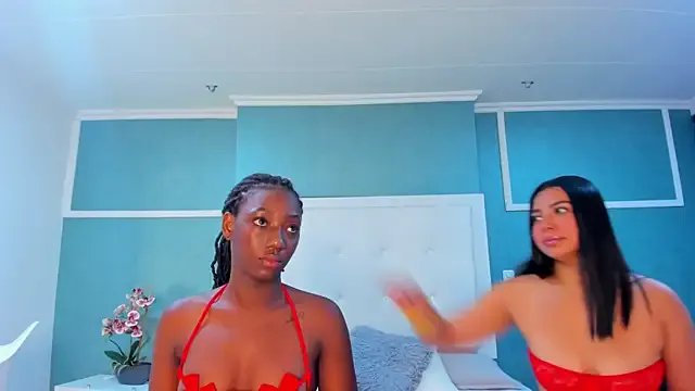 Khenta_Michells — spanks asses