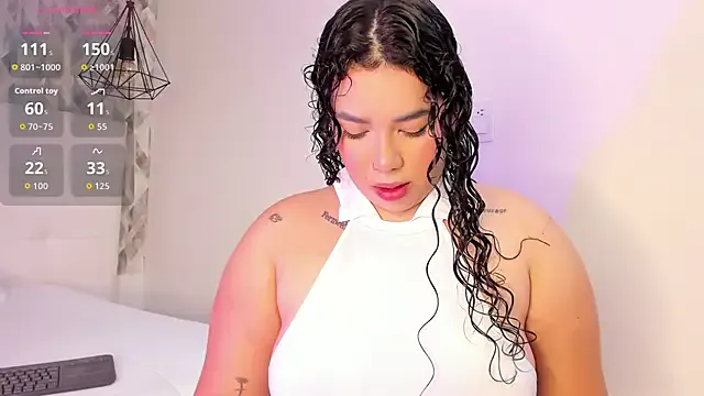 krisstenSantos — Fingering pussy