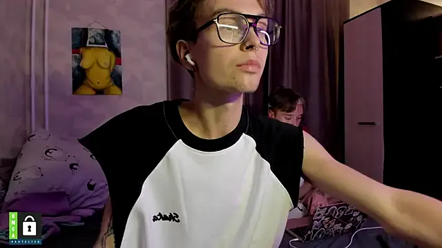 kristianmeow — Hot kiss