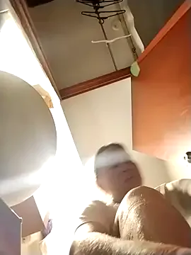 LaraCaliente — Figerng pussy