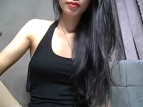 Lauraa-a — show chest