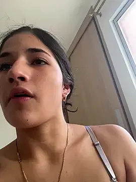 LauraCatalina — Fuck my pussy with the domi