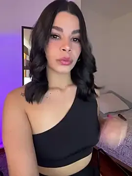 Leah_Honey26 — Dildo In My Pussy Until Squirt