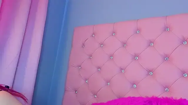 Leiilaas23 — Sexy dance and blowjob