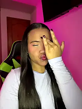 leila_22 — Cum on my  face