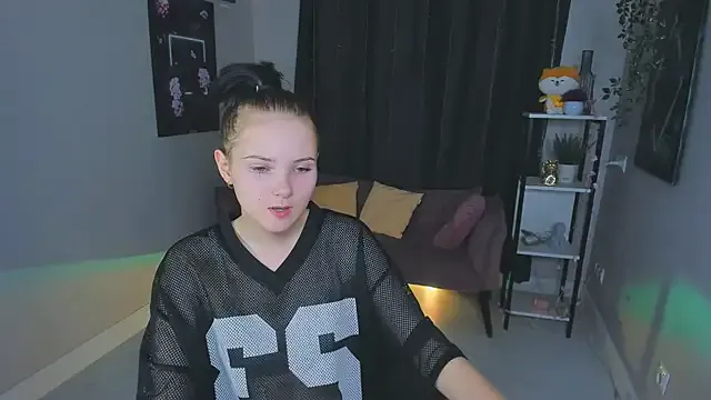 Leila_xxBaby — spank ass x5