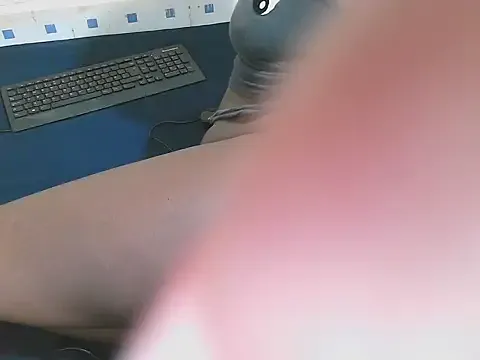 lella-0 — flash boobs