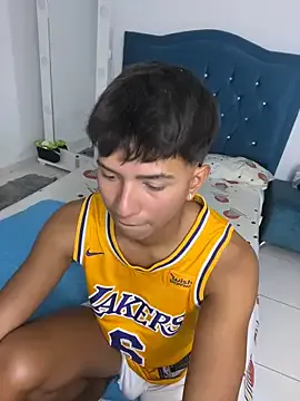 Leonarrrd_01 — SUPER CUM SHOW AND SHOWER!
