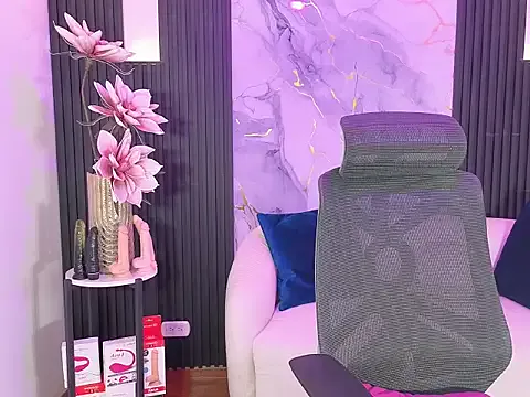leslyflorez — show pussy