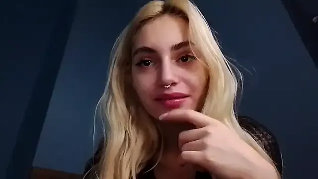 lesyawhite — show tits