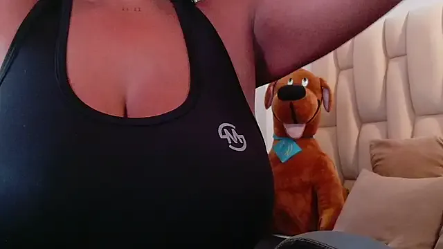 lia_mariana — Freechat on StripChat