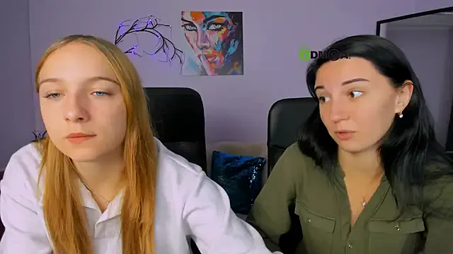 lia_sunset — show tongue