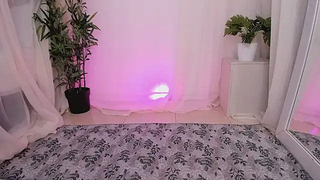 Lia_Sweett_ —  Boobs free & squeeze 