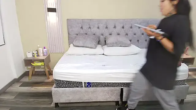LiaMonroee_ — Show pussyBlow kisses