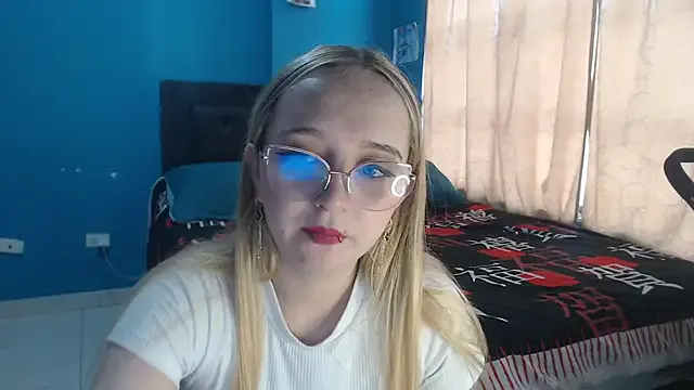 Liaroberts1 — Striptease for you