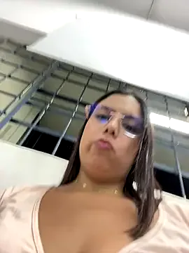 LICEET — Make my pussy vibrate in class