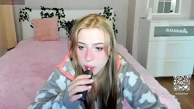 LightStar_18 — boobs massage