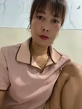 Linaannn — Freechat on StripChat