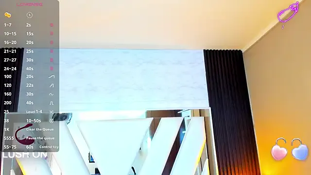 Linda4Petite — flash ass