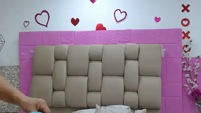 Lindacoopers — I caress my pussy 