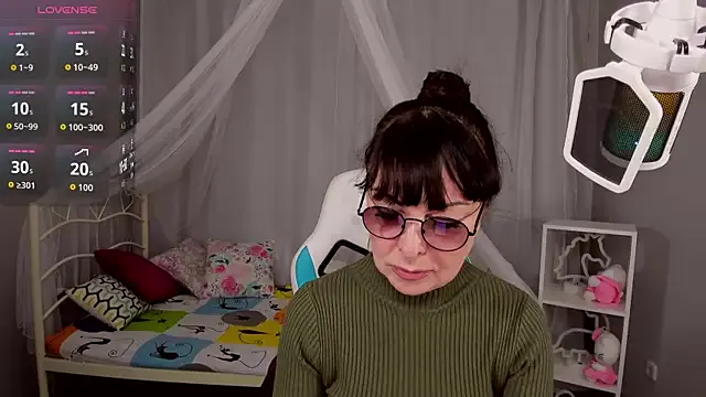 LindaPage — stand up and turn around