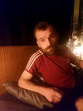 LKC94 — Watch me shower and play