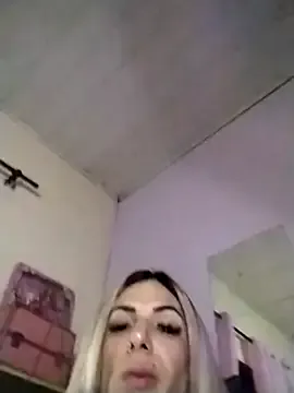 Loirathifanydotada — Mostra pau duro e bunda