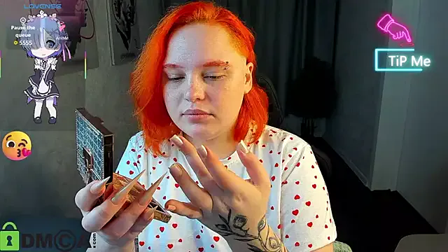 Looly_Rise — Show boobs+play nipples